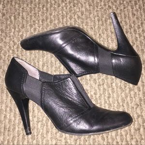 Nine West Black leather booties